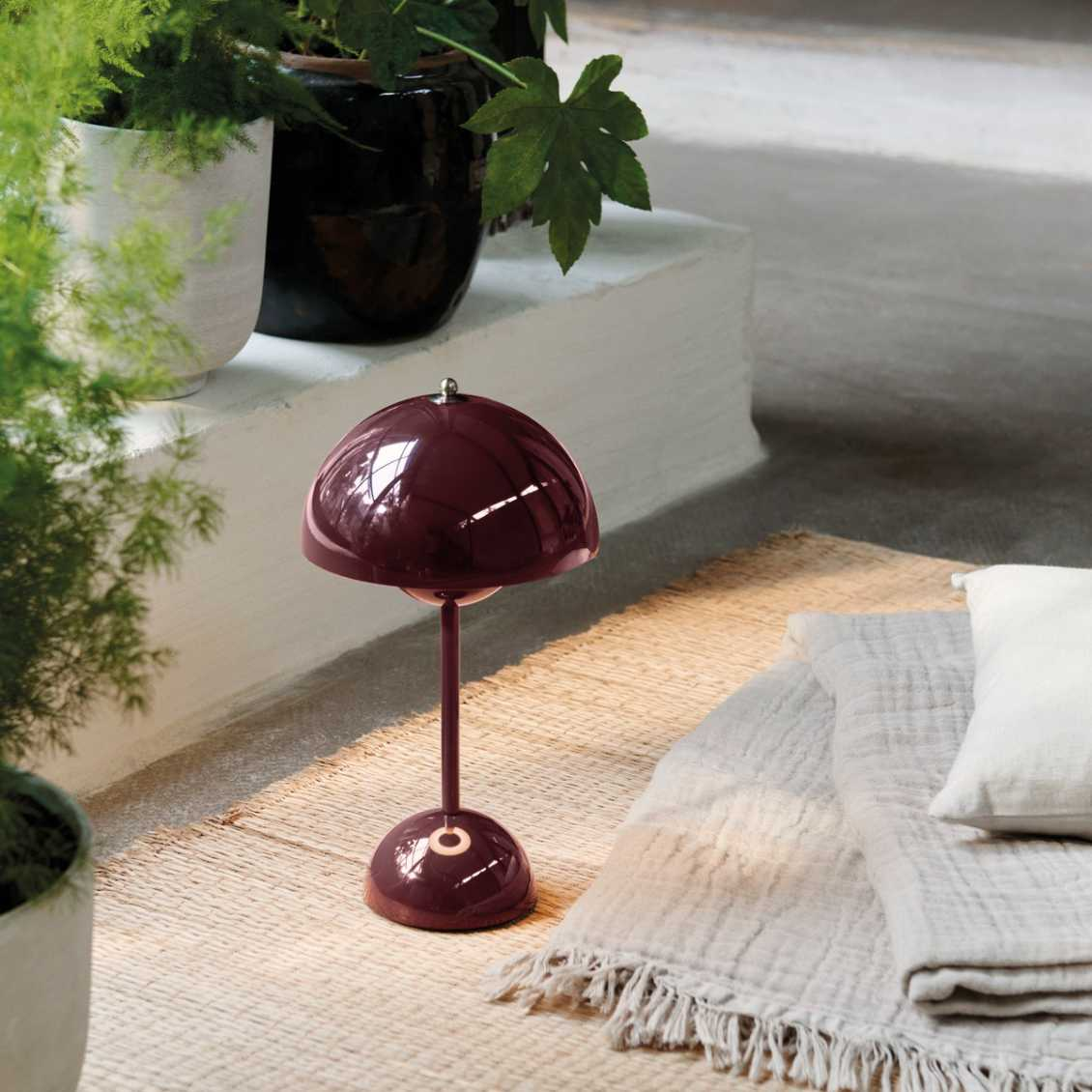 Retro Mushroom Table Lamp with Warm LED Glow