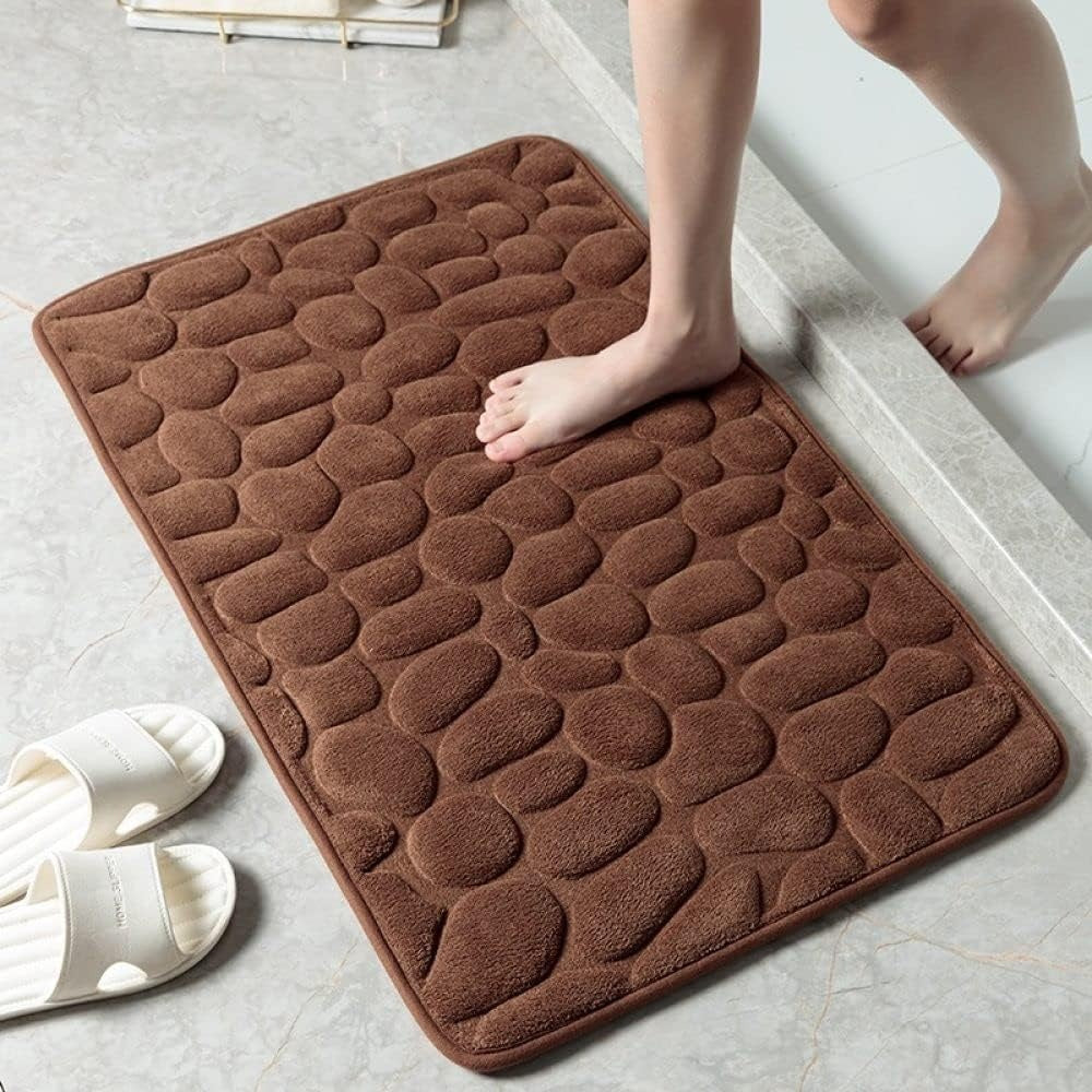 Soft Shower Mats with Pebble Texture Design