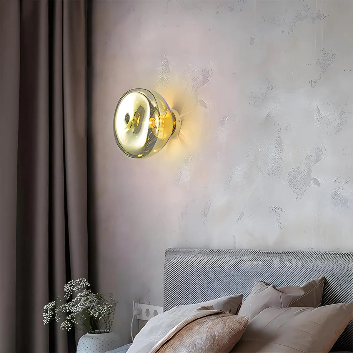 Gold Lava Wall Light with Sculptural Glow Design