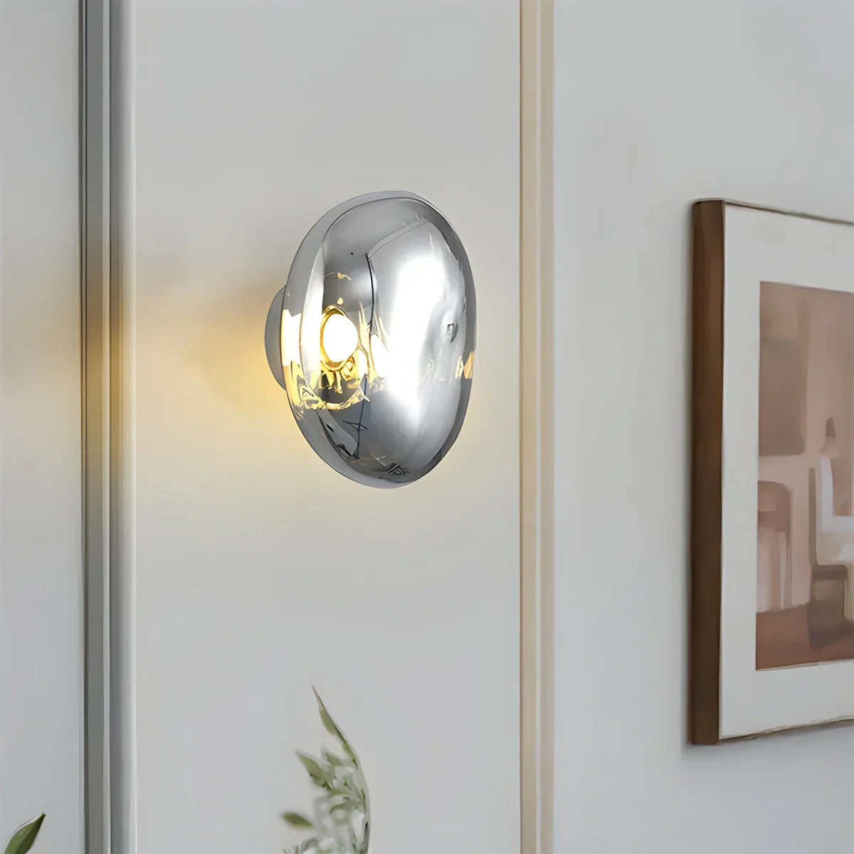 Gold Lava Wall Light with Sculptural Glow Design
