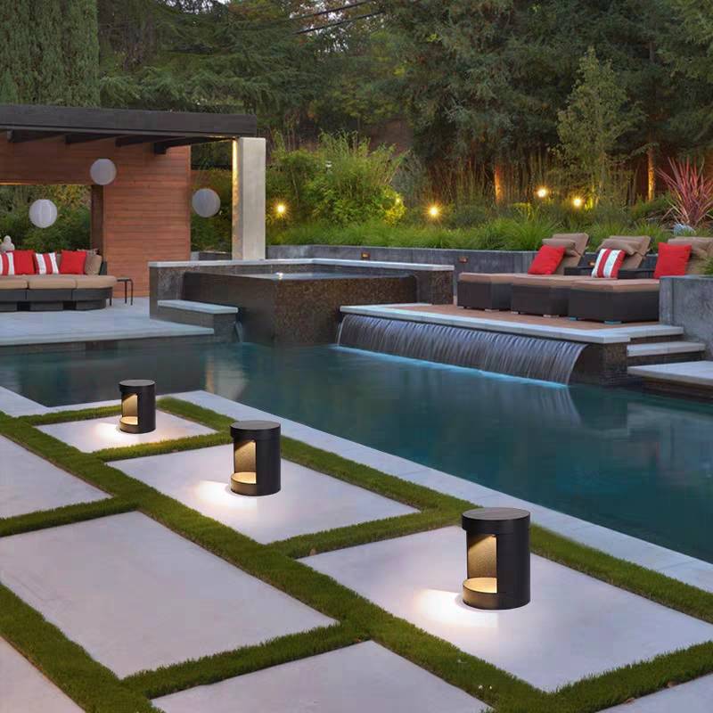 Modern Solar Exterior Light with Cylindrical Design