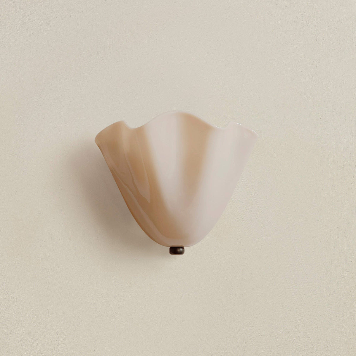 Retro Glass Wall Light with Shell Shade Design