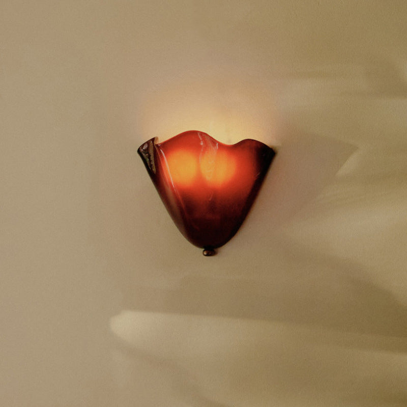 Retro Glass Wall Light with Shell Shade Design