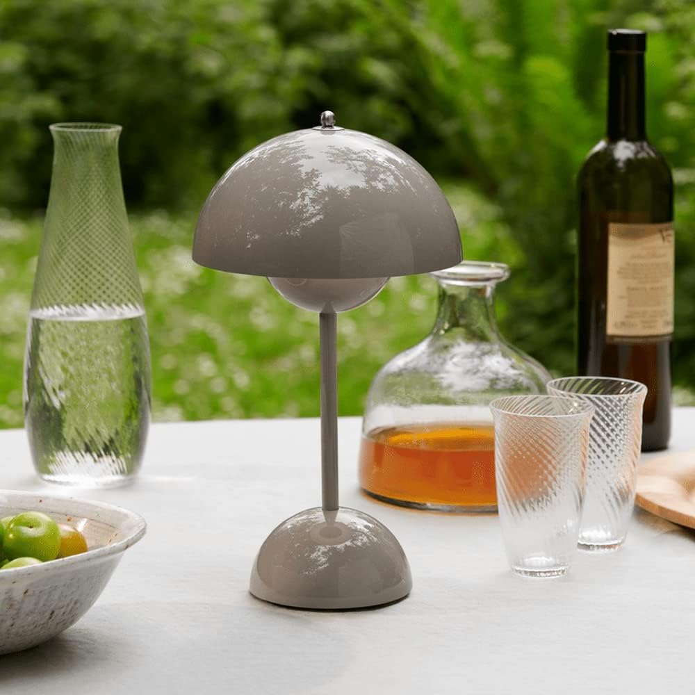 Retro Mushroom Table Lamp with Warm LED Glow