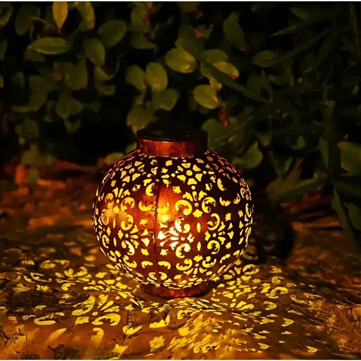 Vintage Solar Garden Lantern with Decorative Globe Design