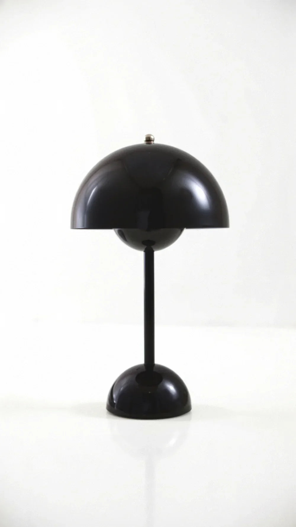 Wireless Modern Table Lamp with Touch Control for Ambient Lighting