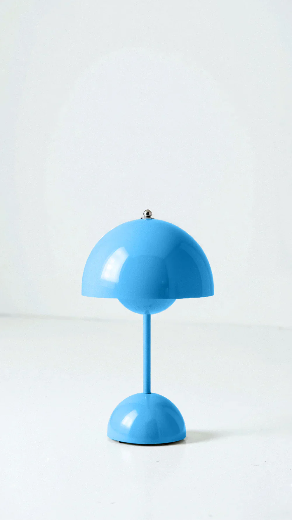 Wireless Modern Table Lamp with Touch Control for Ambient Lighting